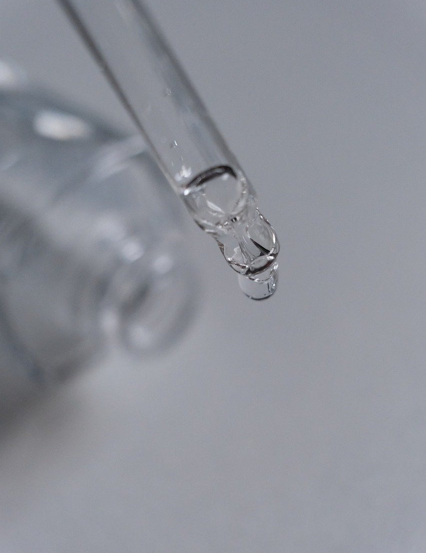 The Downside of Dropper Bottles in Active Skincare Formulations